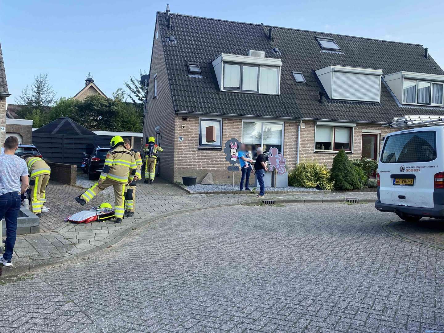 Pasgeboren baby ademt rook in bij keukenbrand in Groesbeek