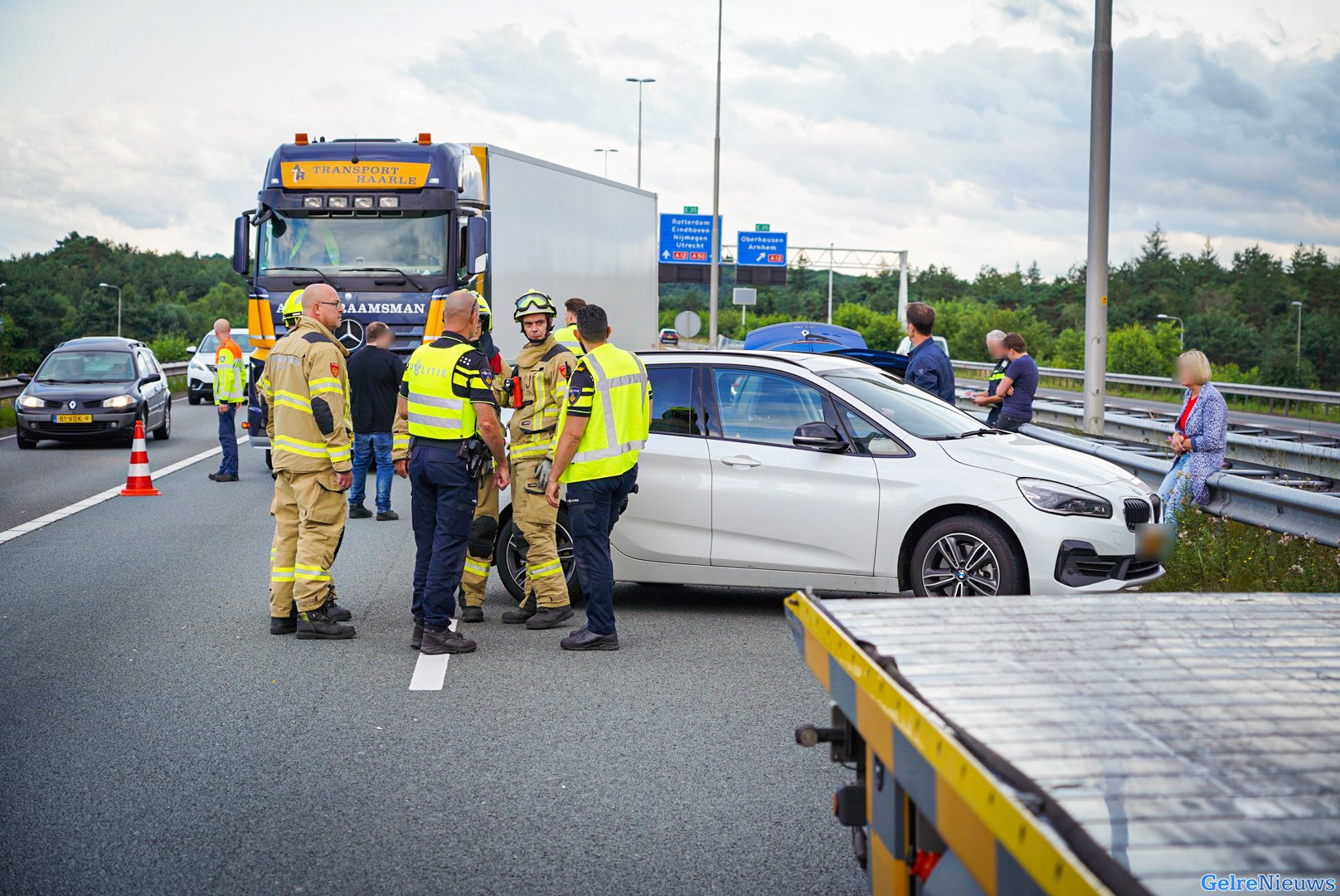 Ongeval met twee auto’s en vrachtwagen op A50