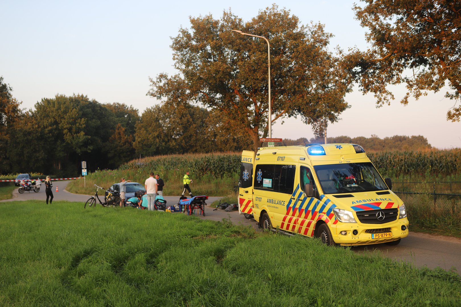 Fietser raakt ernstig gewond bij aanrijding met auto in Ede
