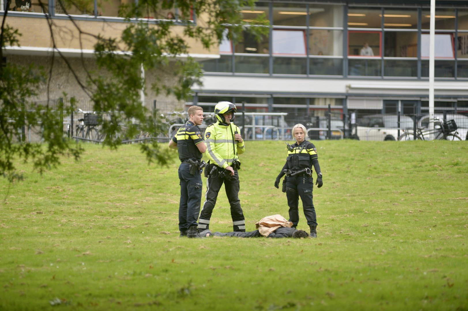 Meerdere gewonden bij steekpartij school Arnhem