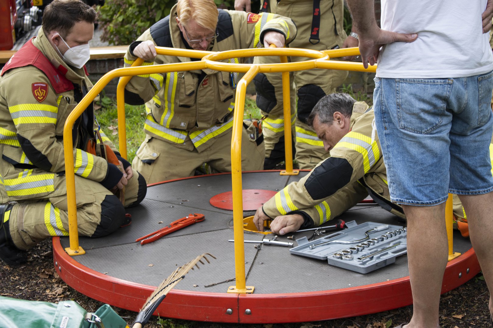 Brandweer redt cavia uit speeltoestel in Velp