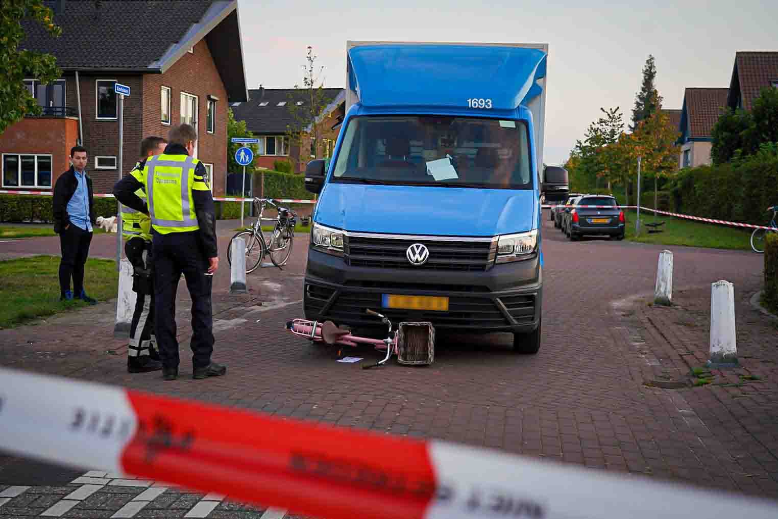 Kind raakt gewond bij ongeval met bestelbus in Heteren