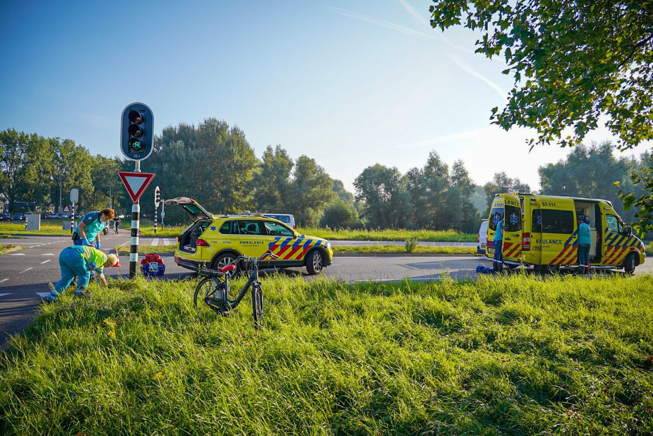 Fietser raakt gewond bij ongeval met auto in Arnhem