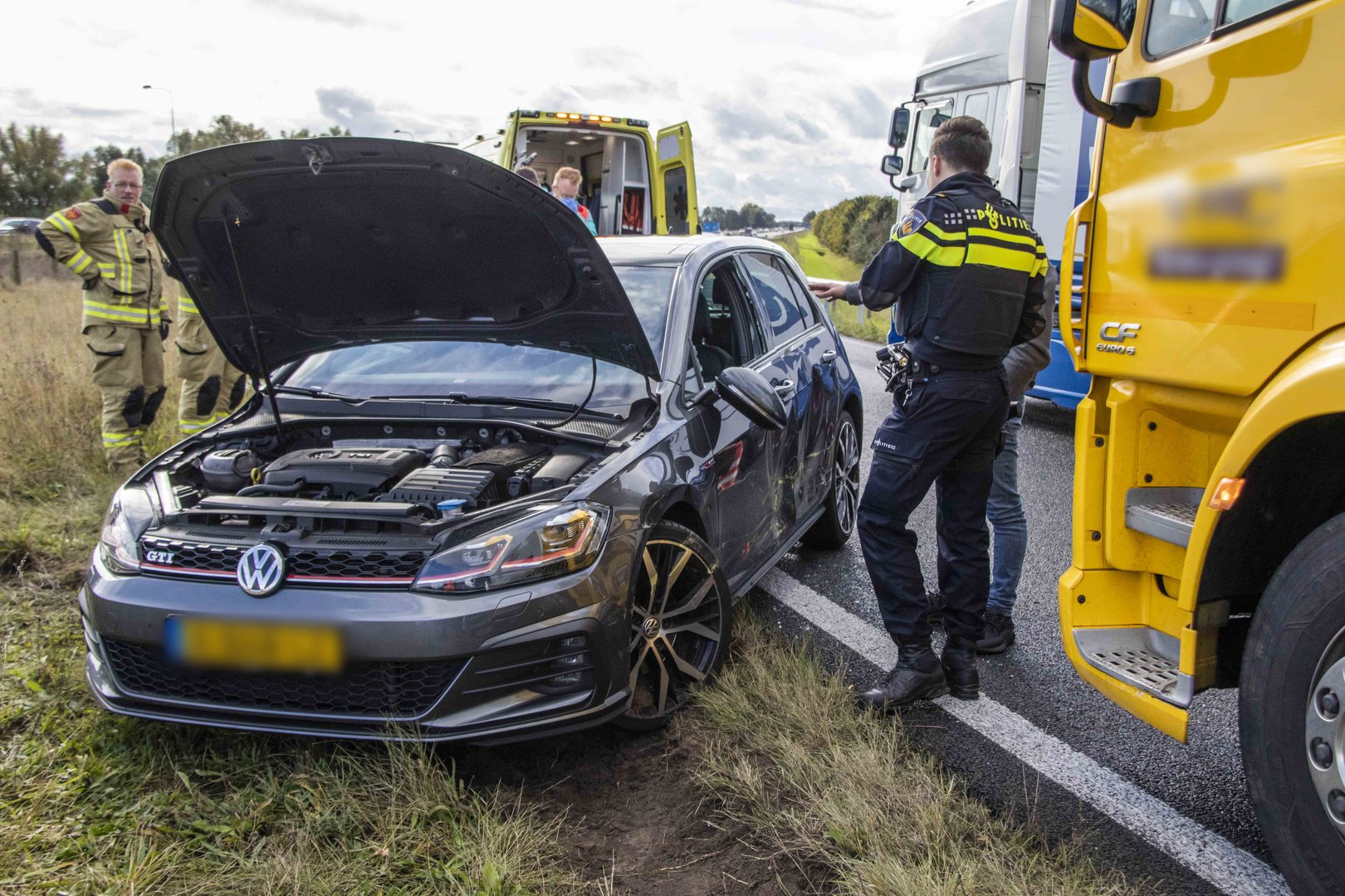 Ongeval tussen auto en vrachtwagen bij oprit A348 bij Ellecom