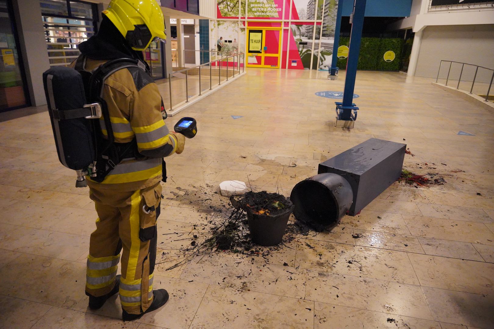 Brand gesticht in winkelcentrum Dukenburg in Nijmegen