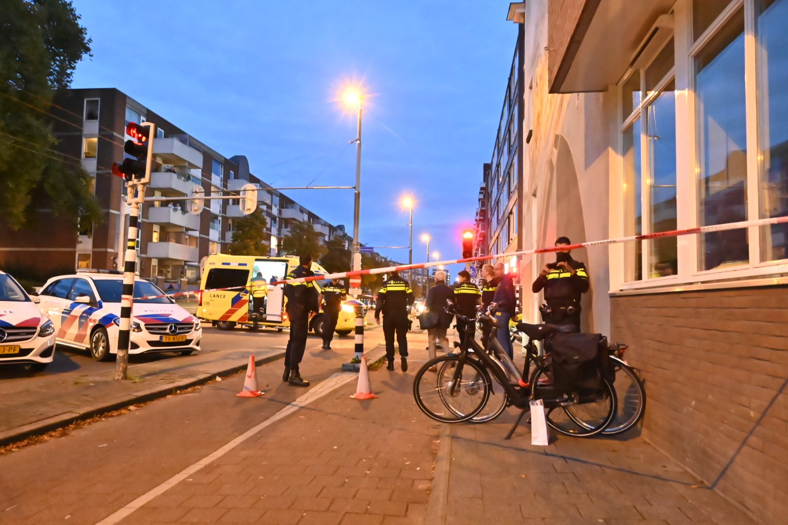 Automobilist rijdt door na aanrijding in Arnhem