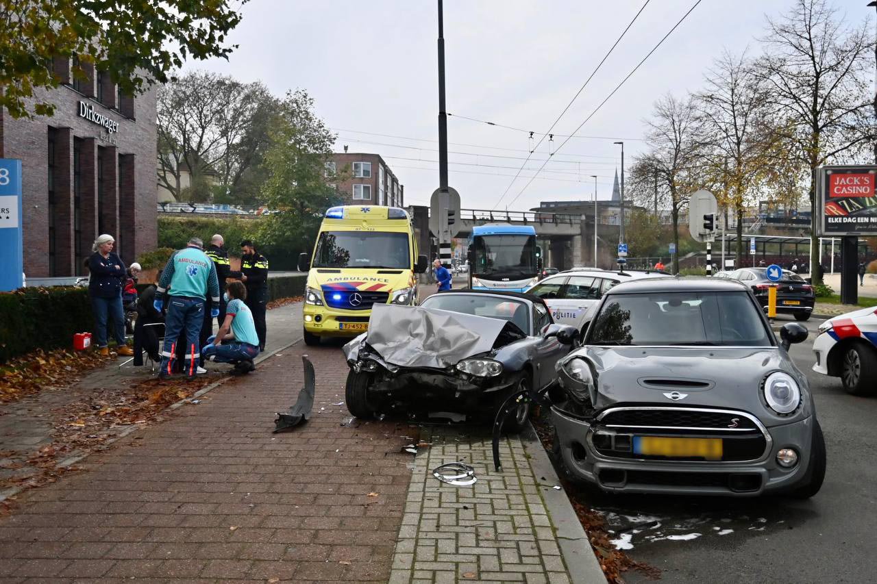 Gewonde bij ongeval op Velperweg in Arnhem