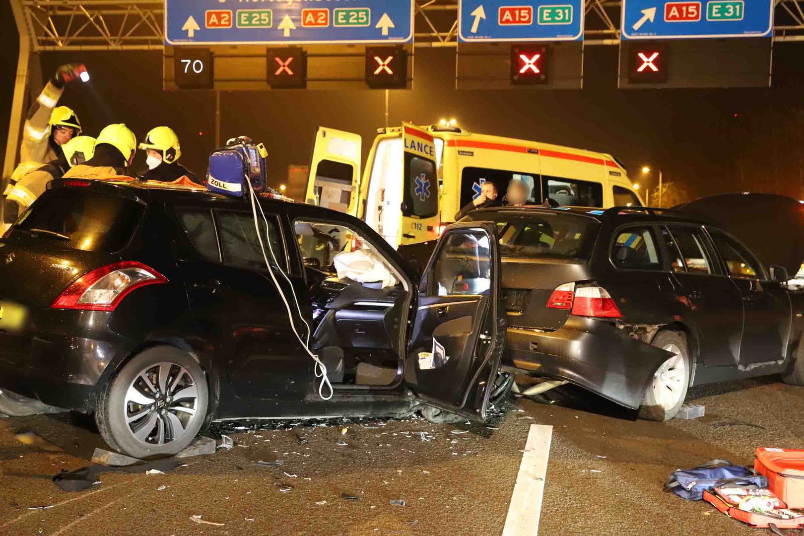 Vrouw met spoed overgebracht naar ziekenhuis na aanrijding op de A2 bij Deil