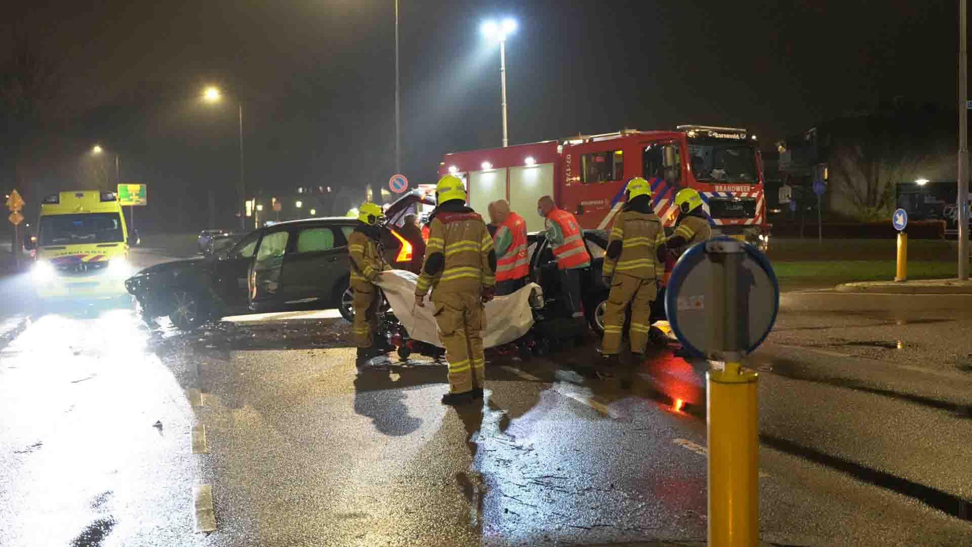 Twee gewonden bij aanrijding tussen personenauto’s in Barneveld