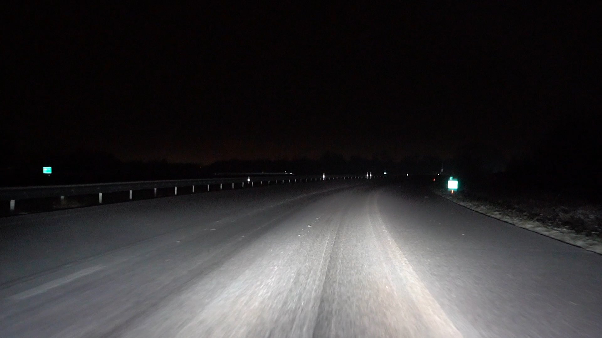 Code geel wegens gladheid ‘Pas uw rijgedrag aan’