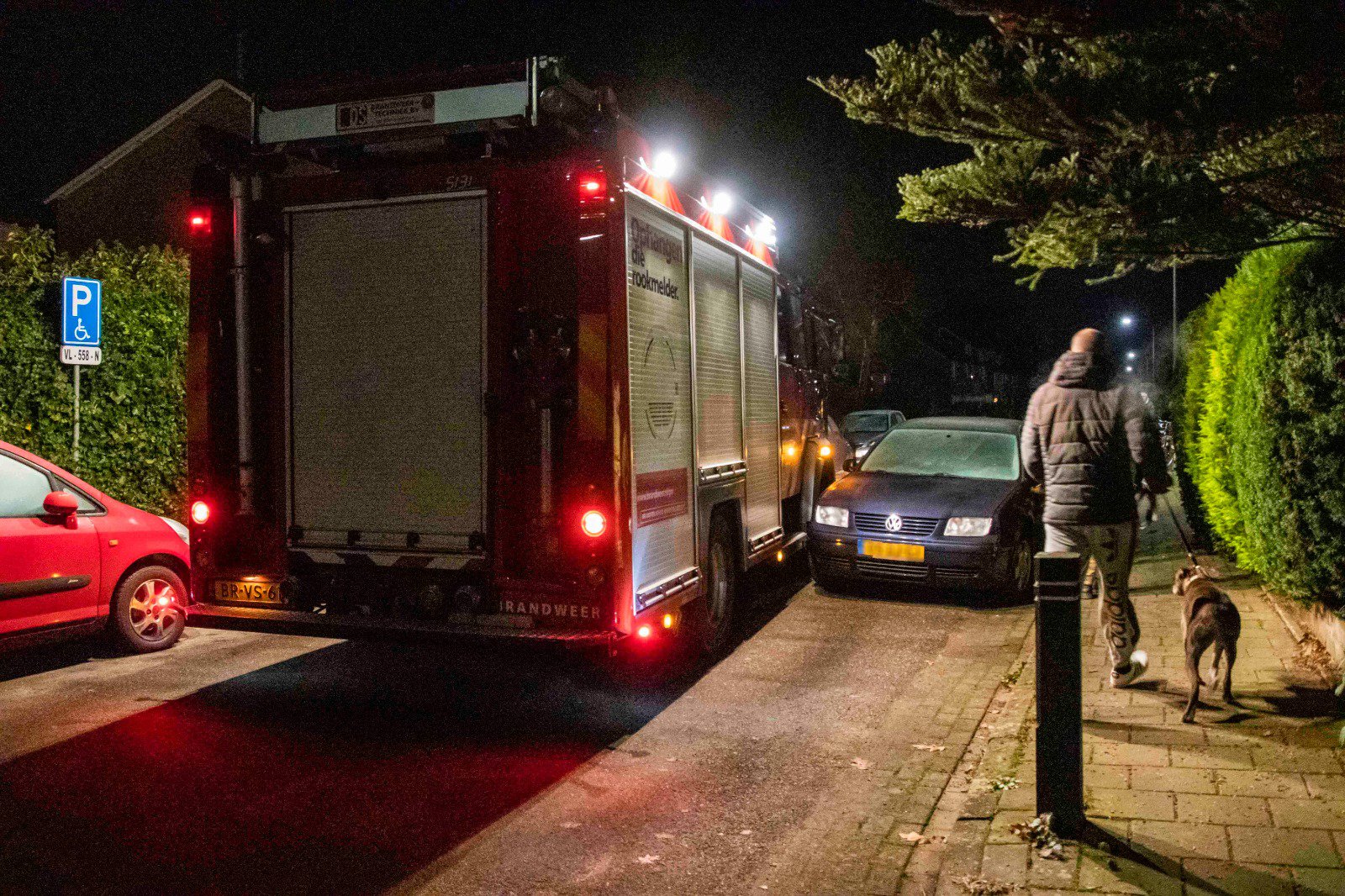 Brandweer opnieuw last van foutgeparkeerde auto