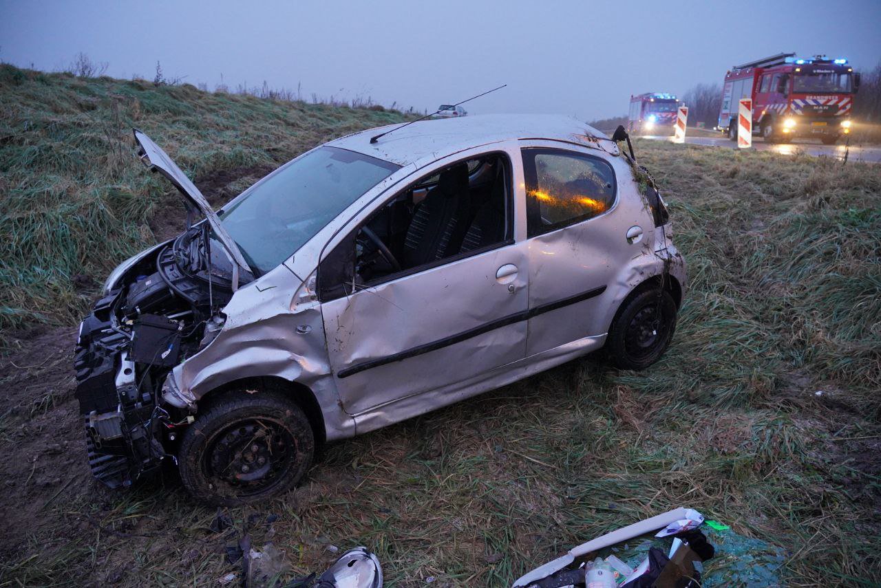 Ongevallen op spekgladde A348, KNMI waarschuwt voor ijzel