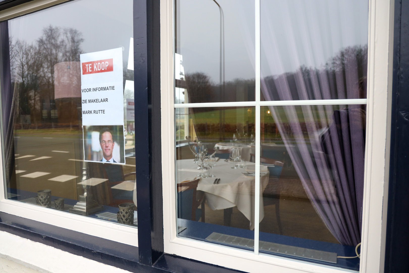 Restauranteigenaar zet restaurant ’te koop’ namens ‘makelaar Mark Rutte’