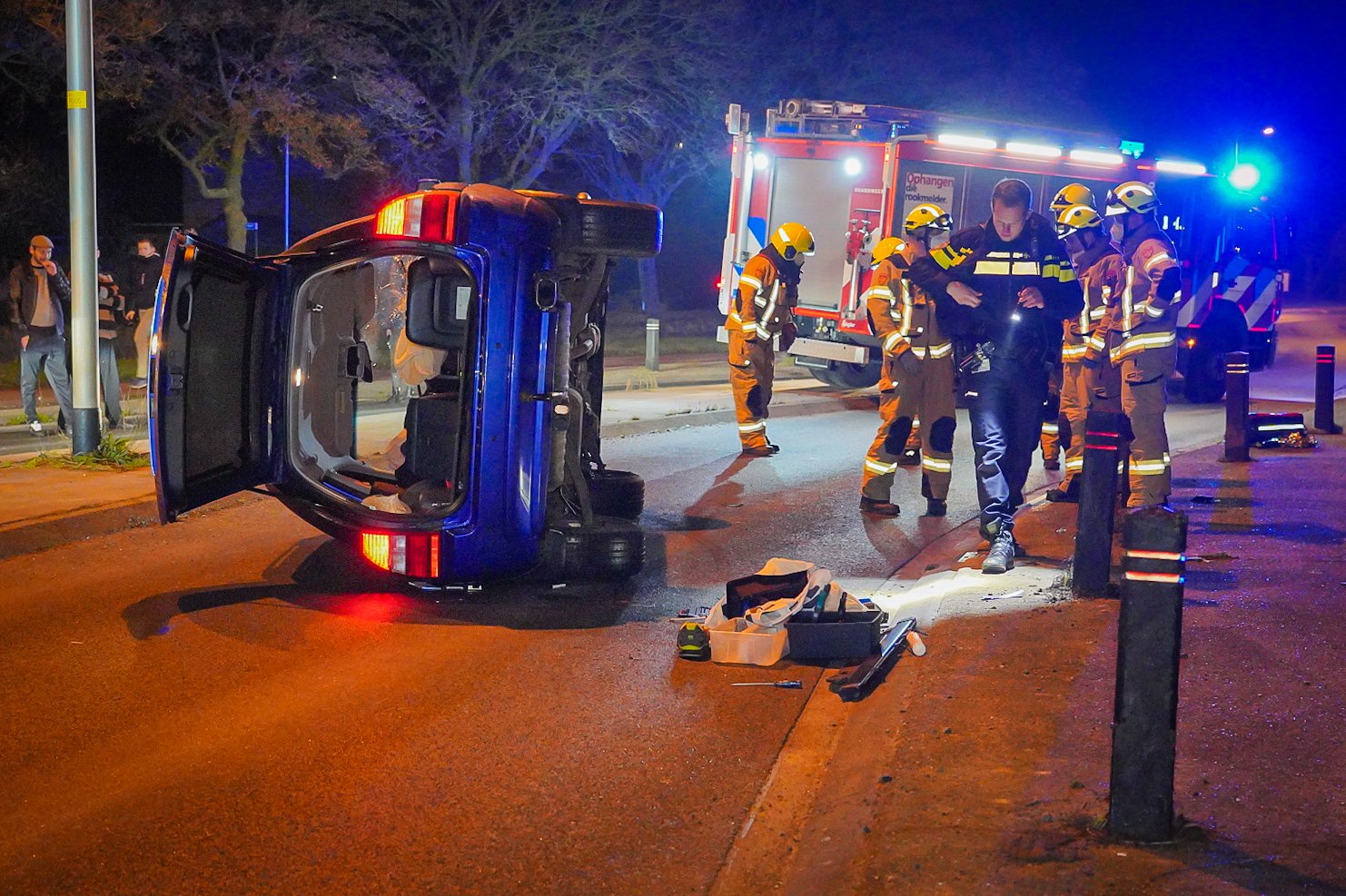 Automobilist belandt op zijkant bij ongeval Babberich