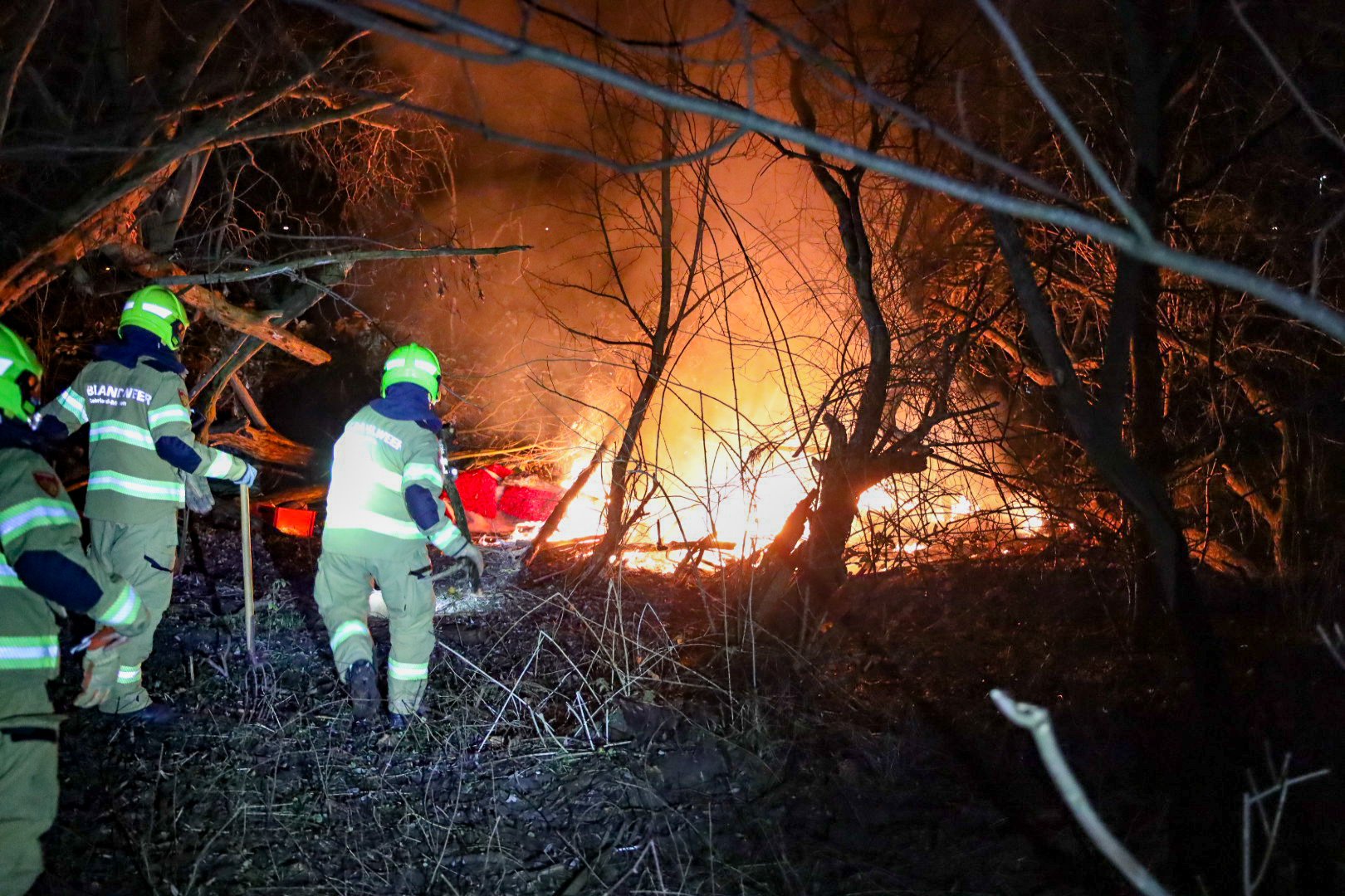 Tent in natuurgebied brandt volledig af, dakloze bewoners angstig