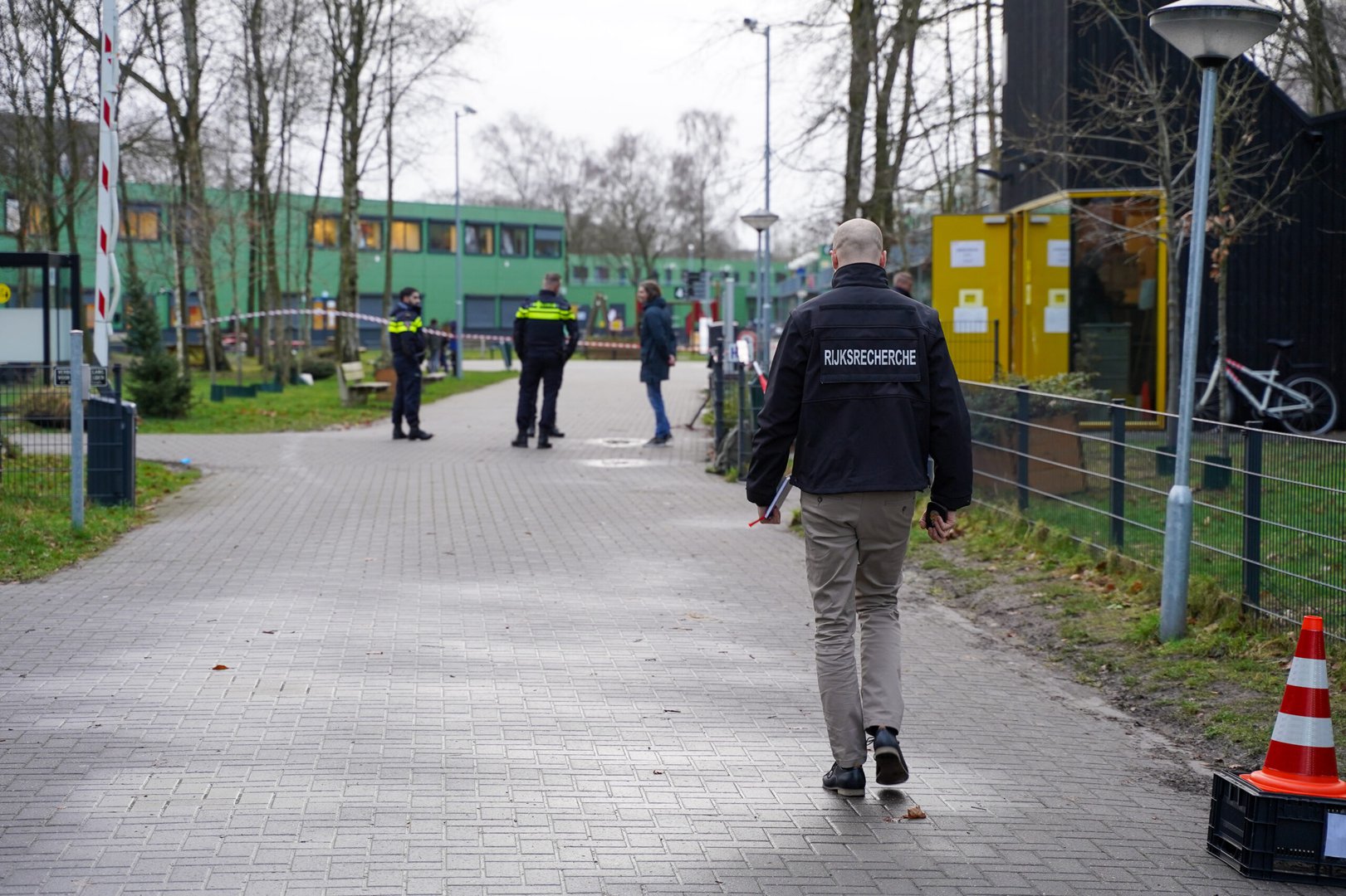 Politie schiet bewoner AZC neer die voor dreigende situatie zorgt