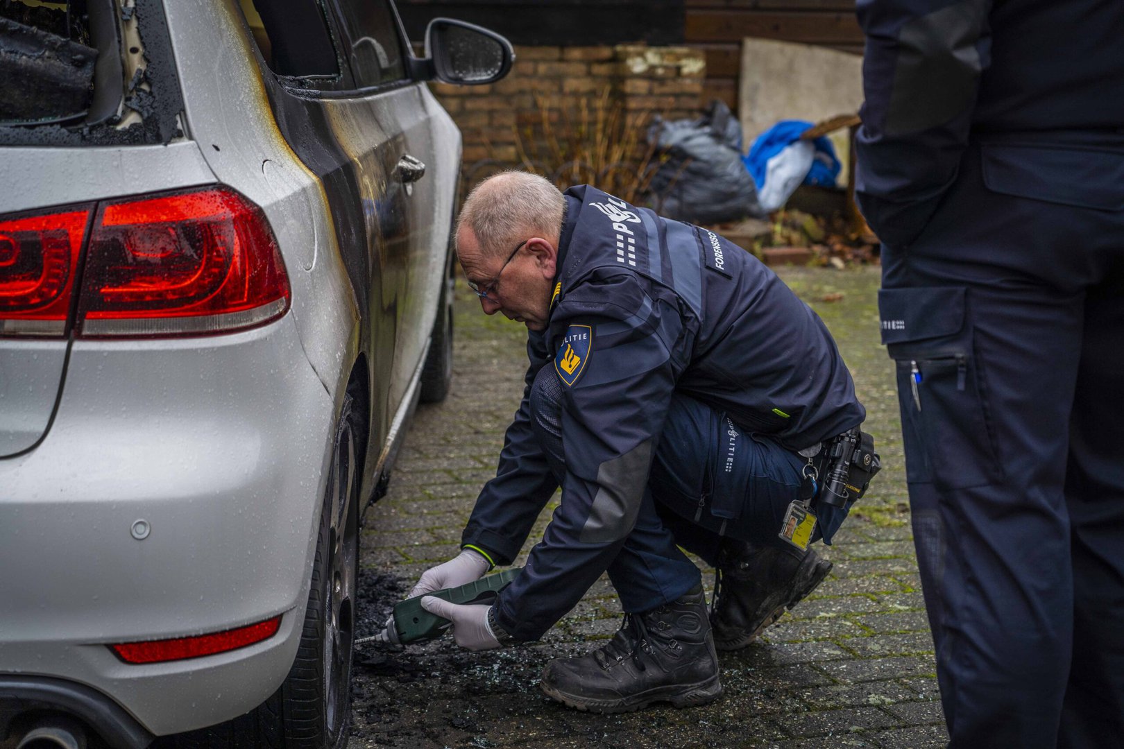 Forensische opsporing onderzoekt autobrand in Rheden