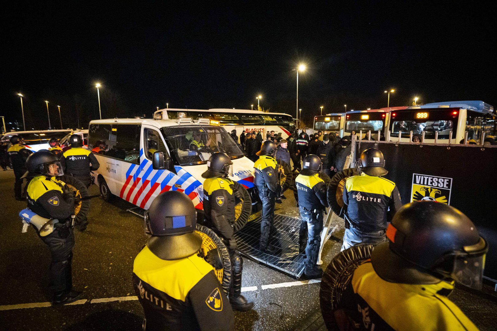 Ongeregeldheden na winst van Vitesse in Conference League