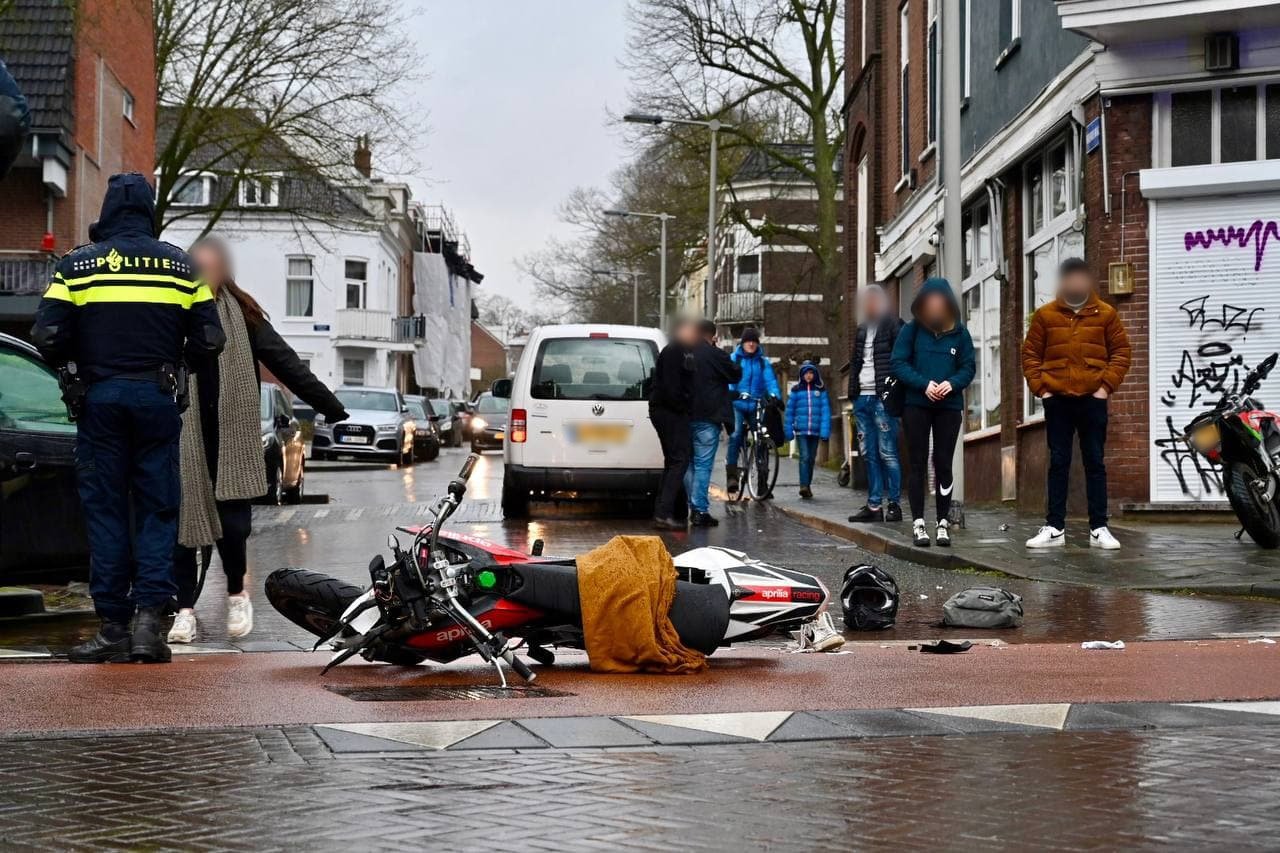 Bromfietser gewond bij aanrijding in Arnhem
