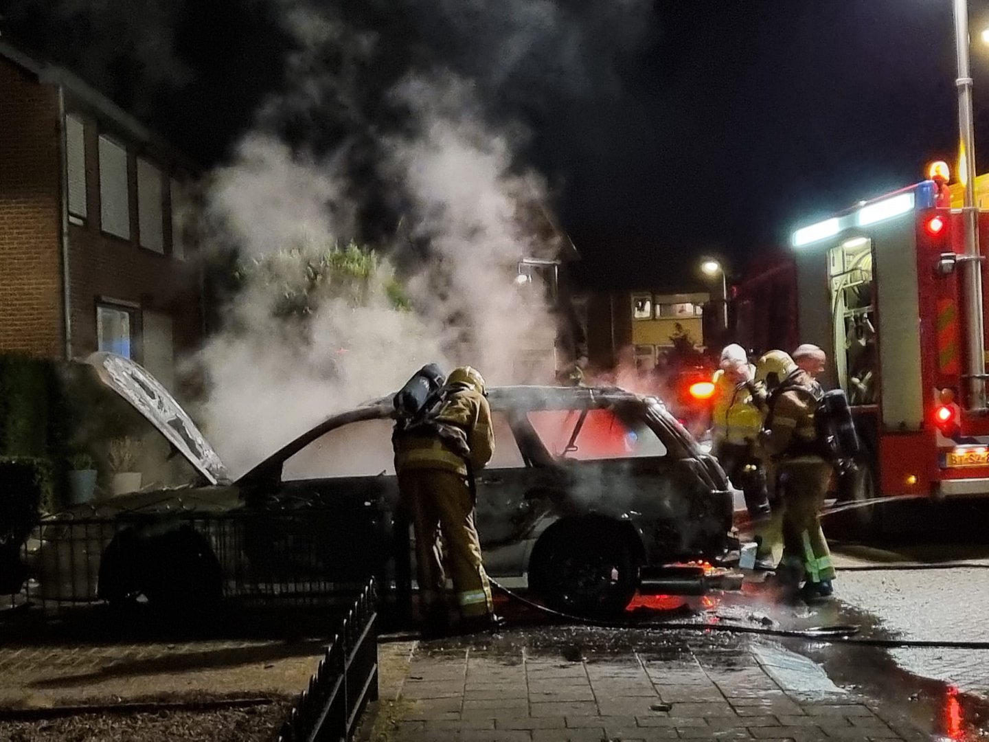 Autobrand in Didam: voertuig volledig uitgebrand