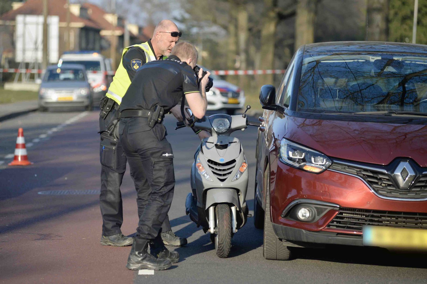 Scooterrijder gewond na aanrijding in Arnhem