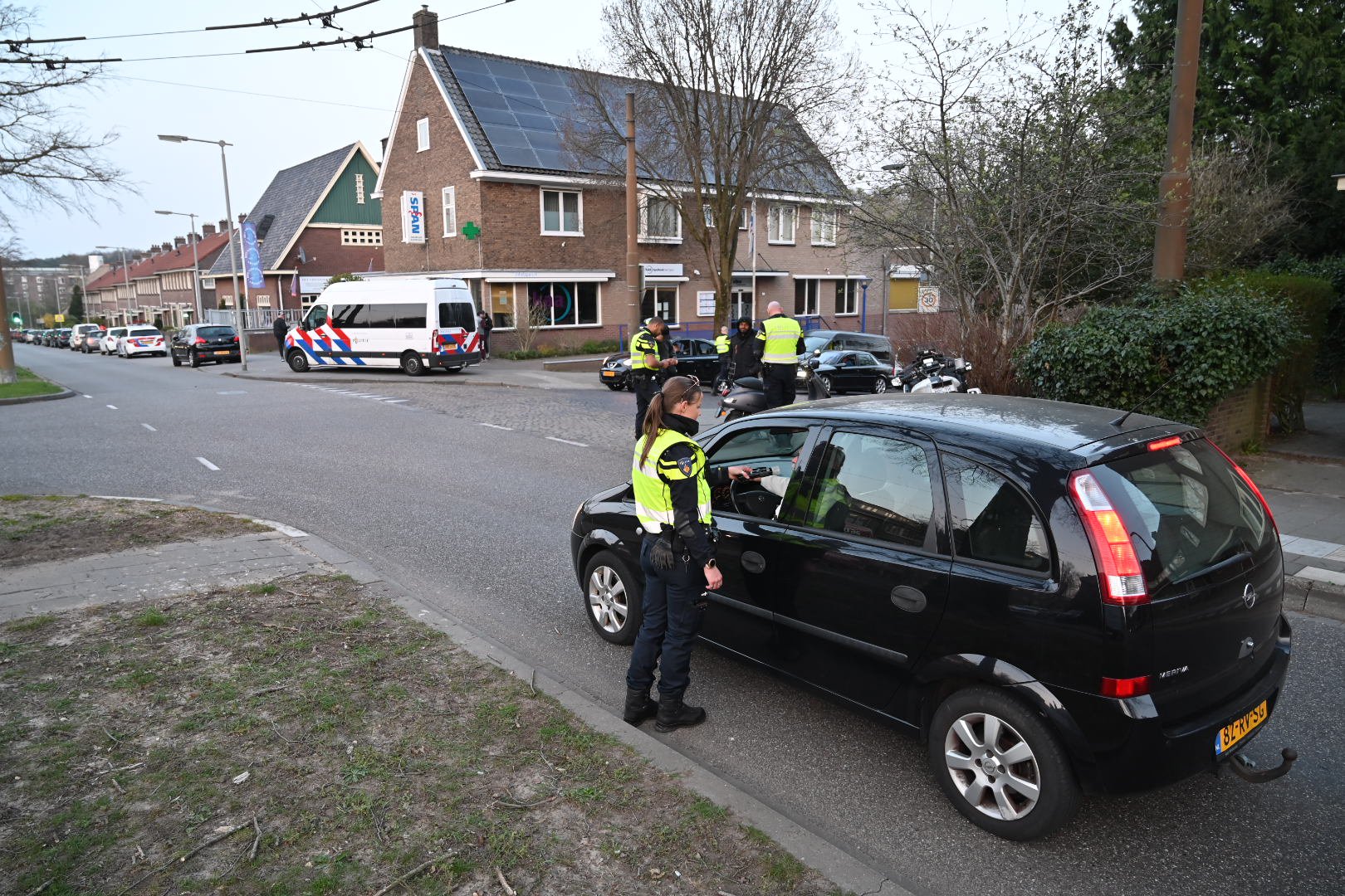 138 bekeuringen bij controle dag in Arnhem-Noord