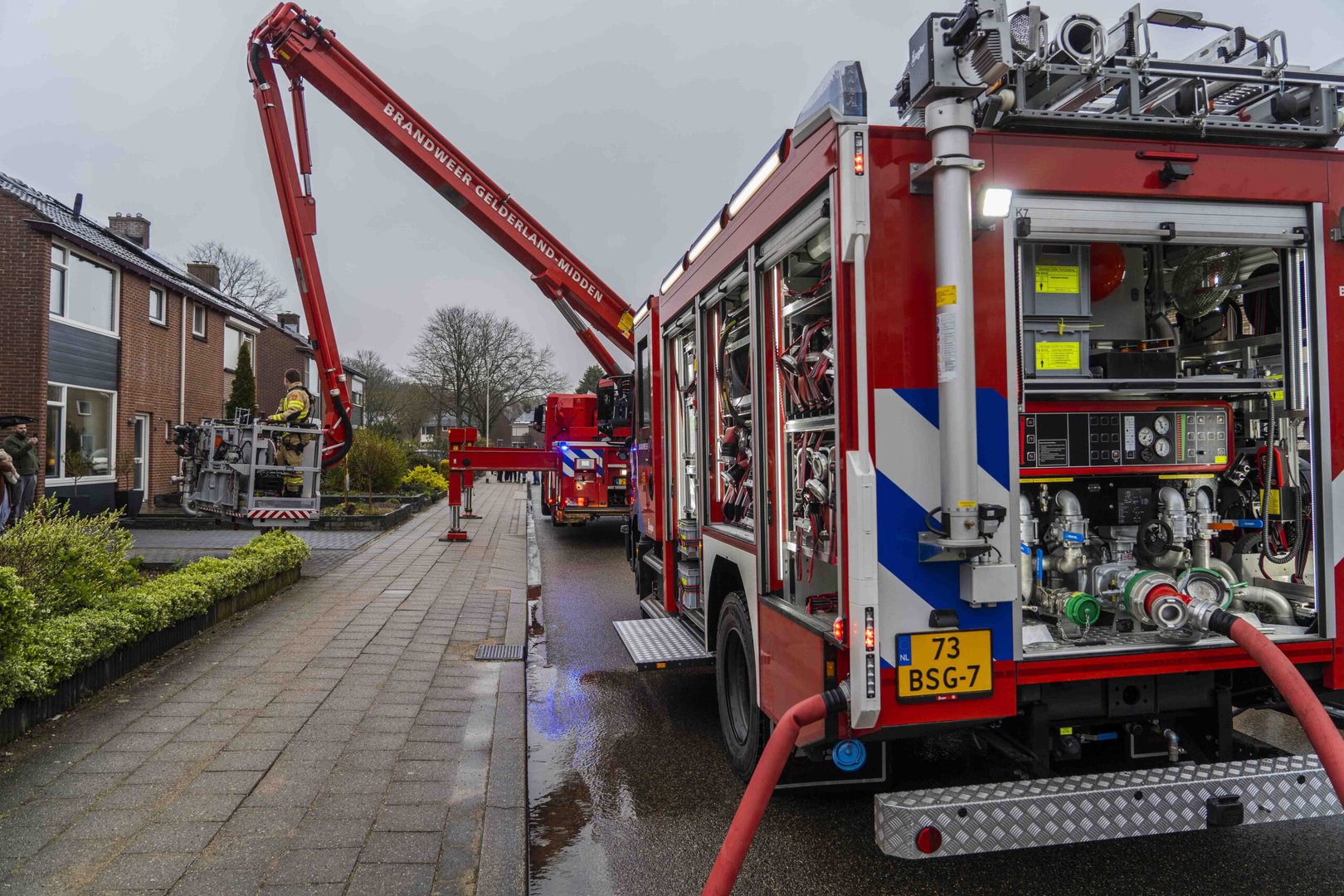 Pijp begeeft het bij schoorsteenbrand: brand in woning