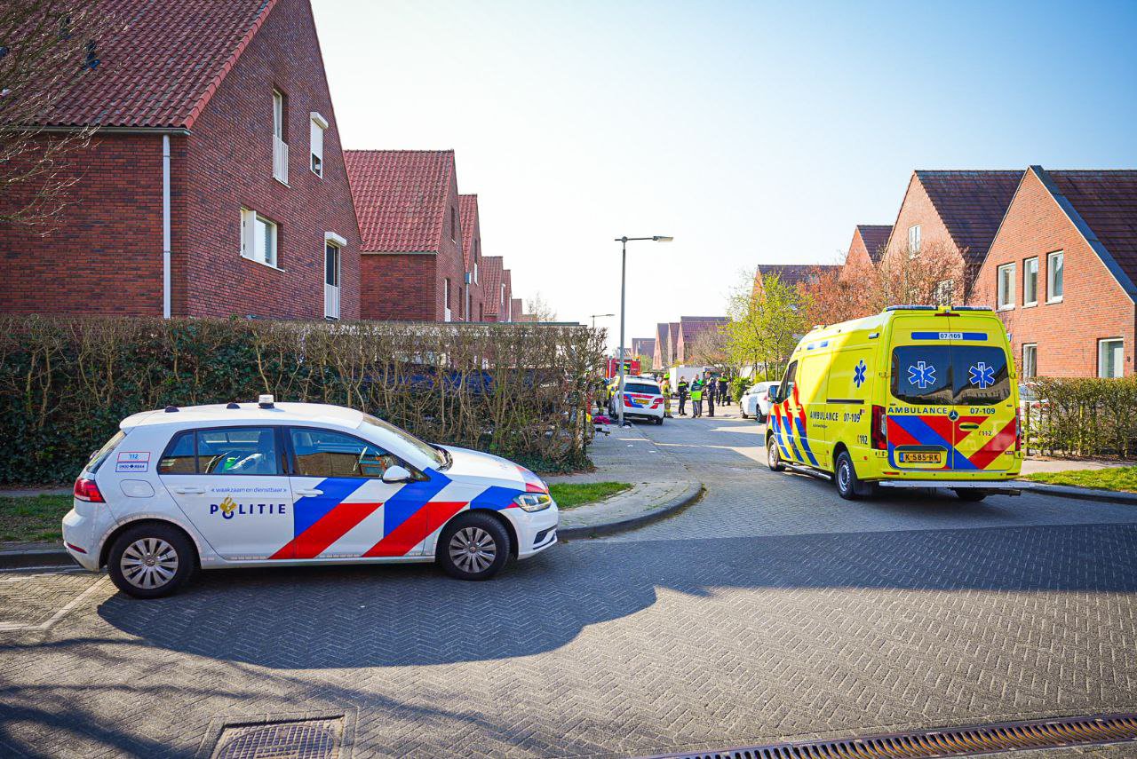 Lichaam aangetroffen in woning waar agent onwel werd