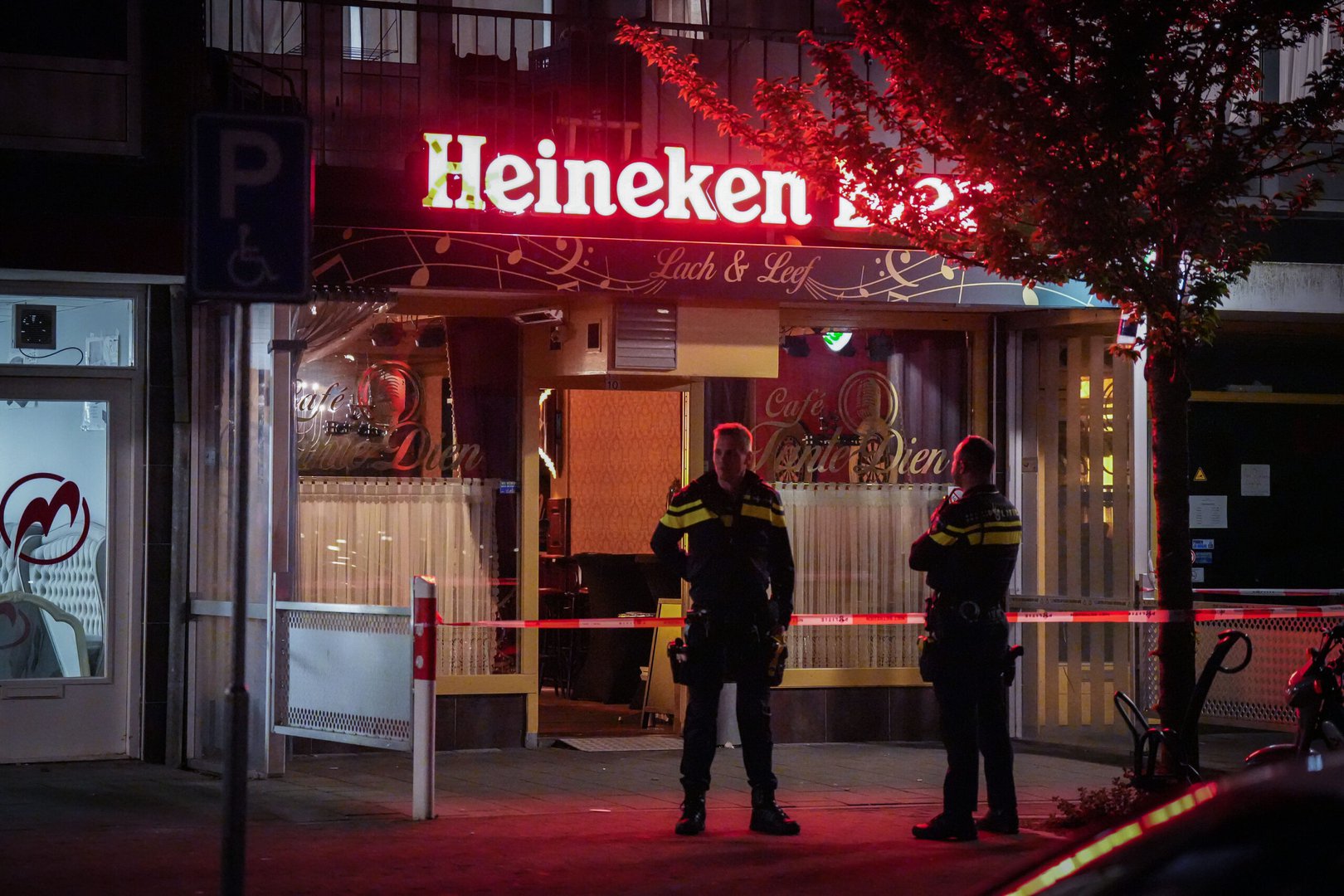 UPDATE: Man (50) gewond bij steekpartij café in Arnhem