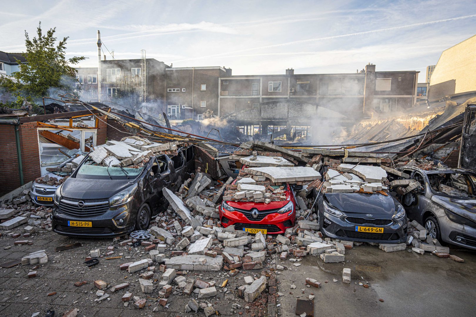 Fotoserie: schade na grote brand Arnhem met daglicht goed te zien