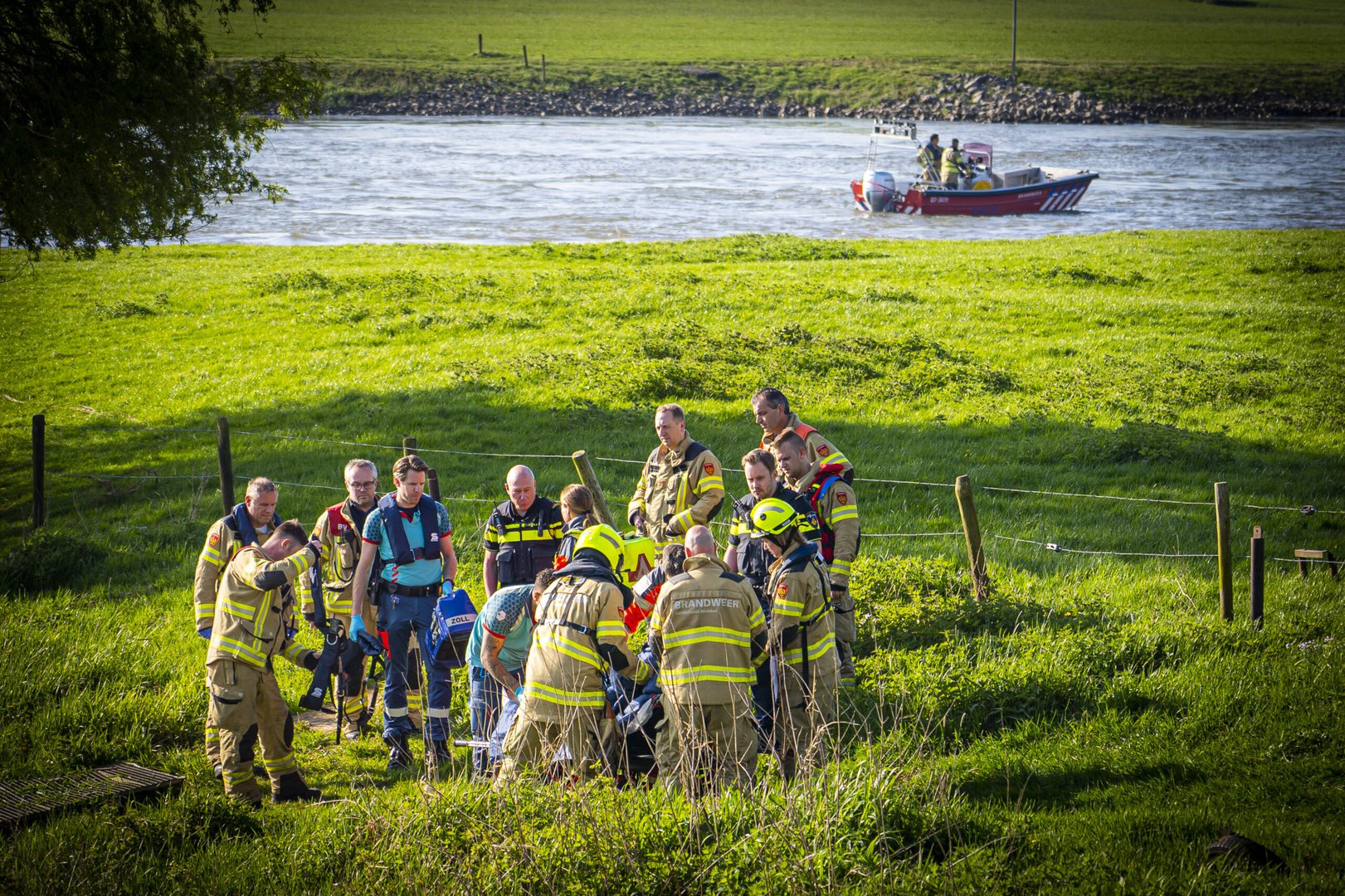 Heldendaad van schipper, vrouw uit de IJssel gered