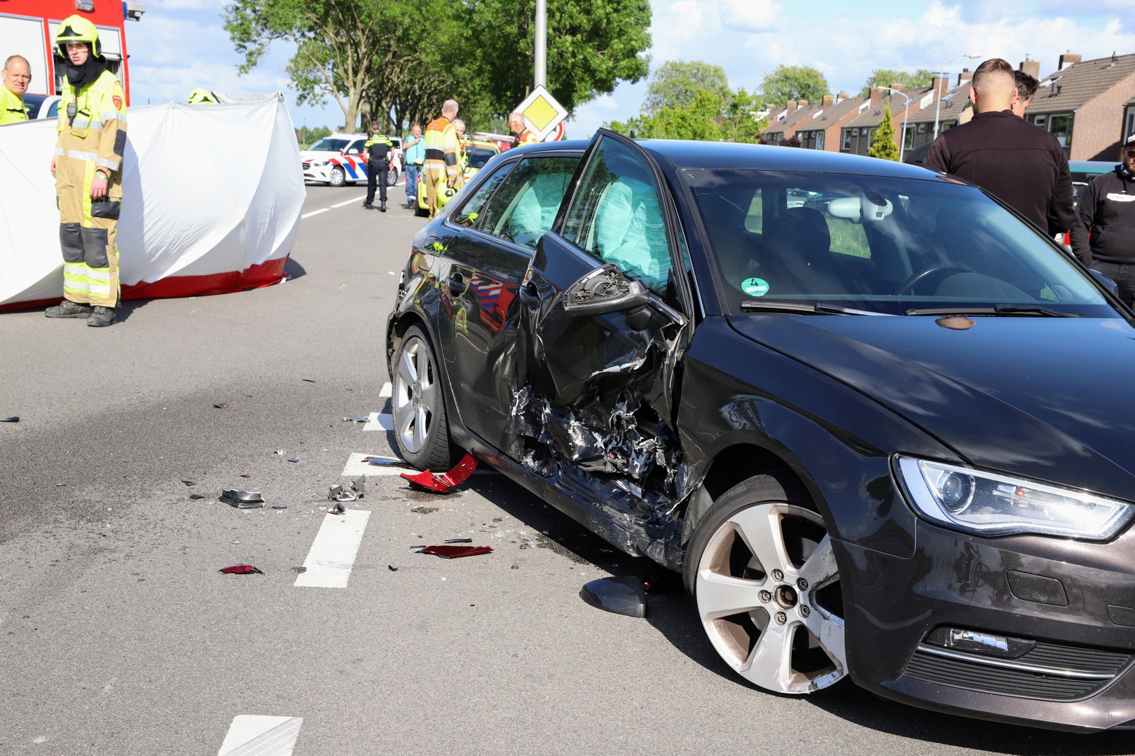 Motorrijder ernstig gewond na aanrijding met auto