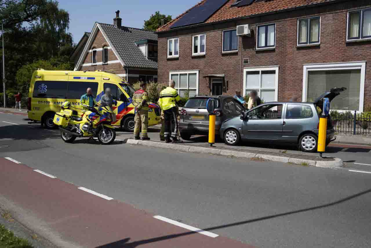 Aanrijding tussen twee personenauto’s in Velp
