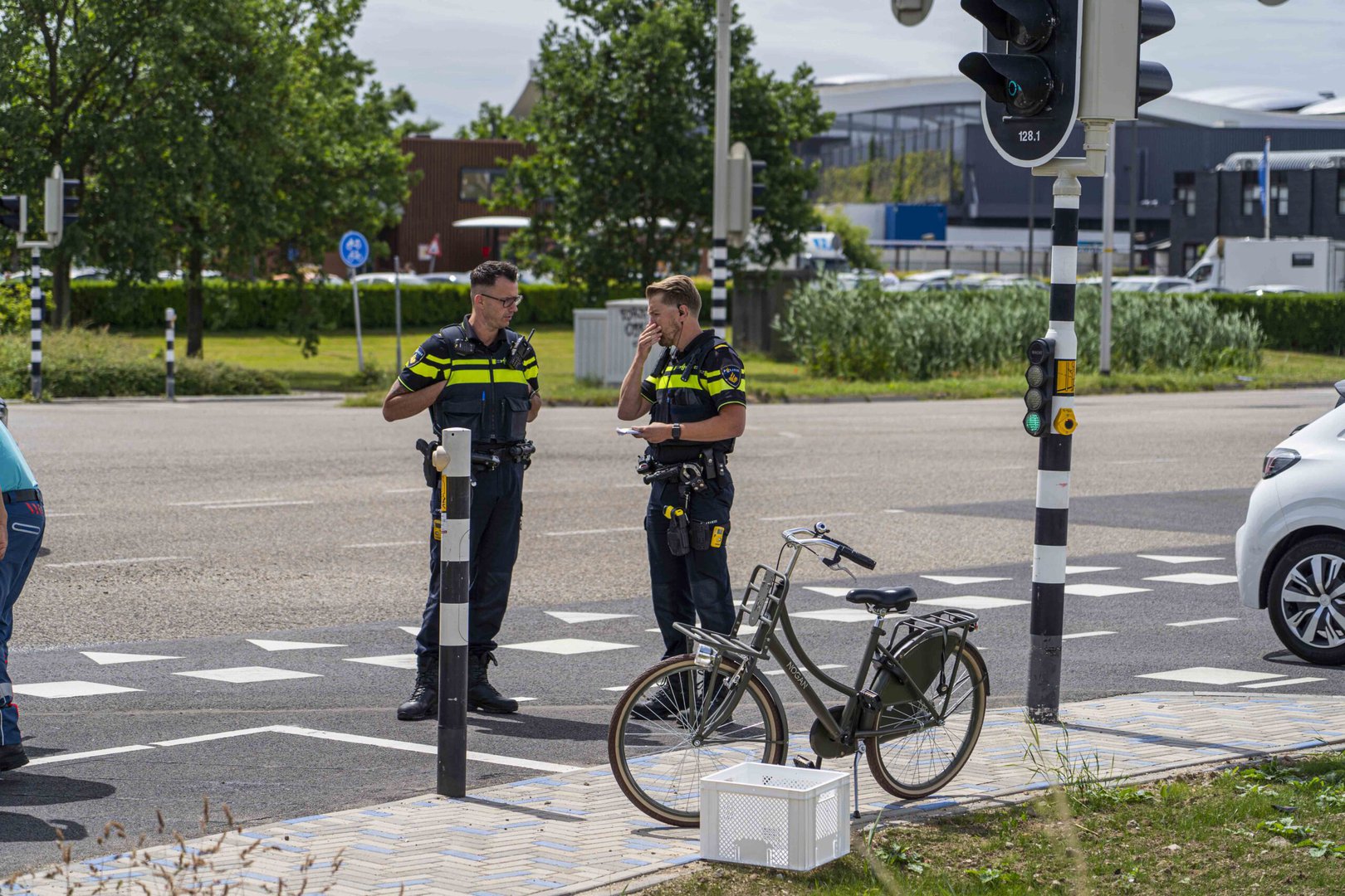Kind op fiets geschept door auto in Duiven