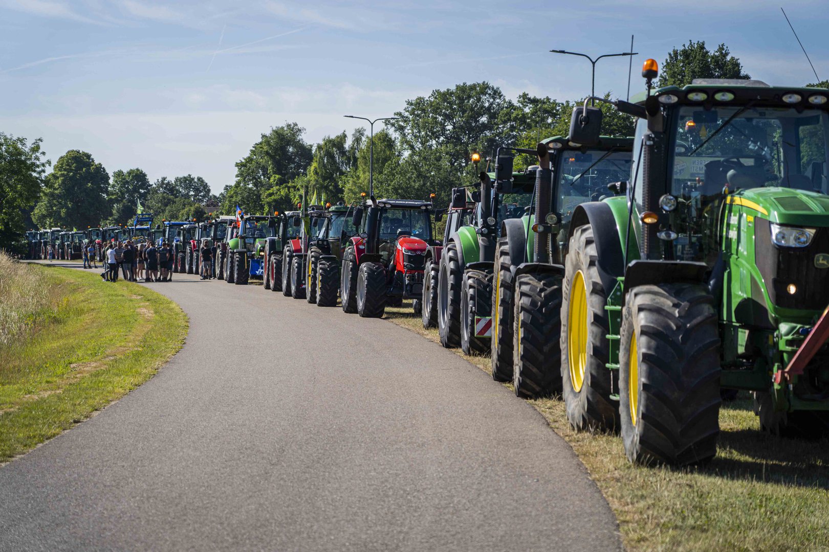 (foto serie) Boeren in grote aantallen onderweg naar Stroe