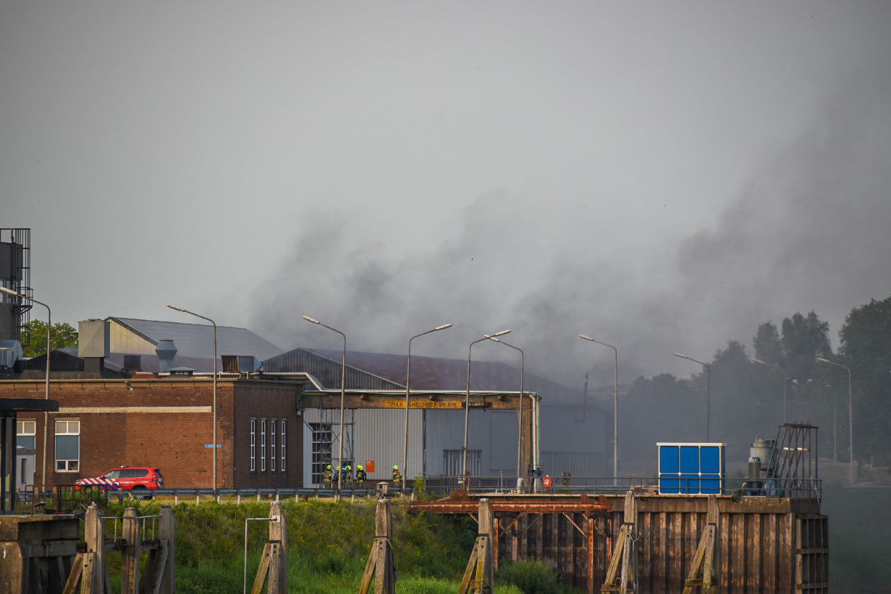 Flinke brand bij Industriepark Kleefse Waard in Arnhem