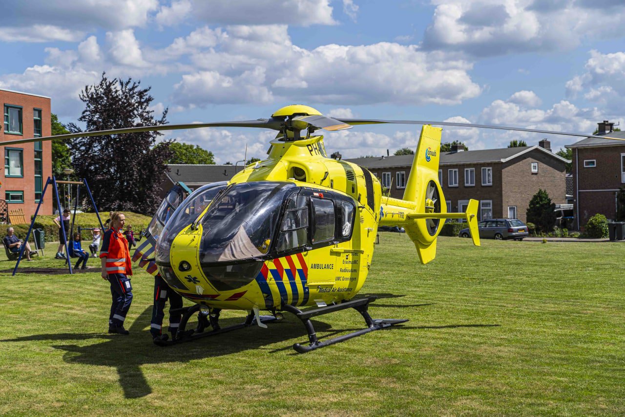 Inzet traumahelikopter in Rheden trekt veel bekijks