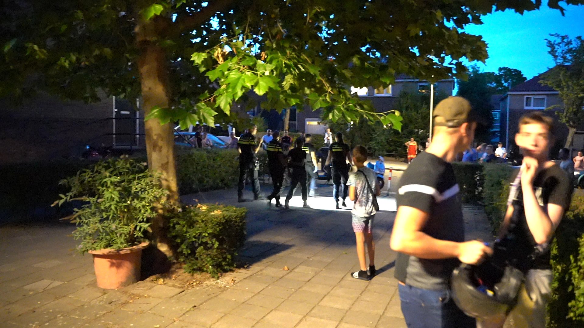 Heftige burenruzie op Geitenkamp Arnhem: man zwaait met kapmes