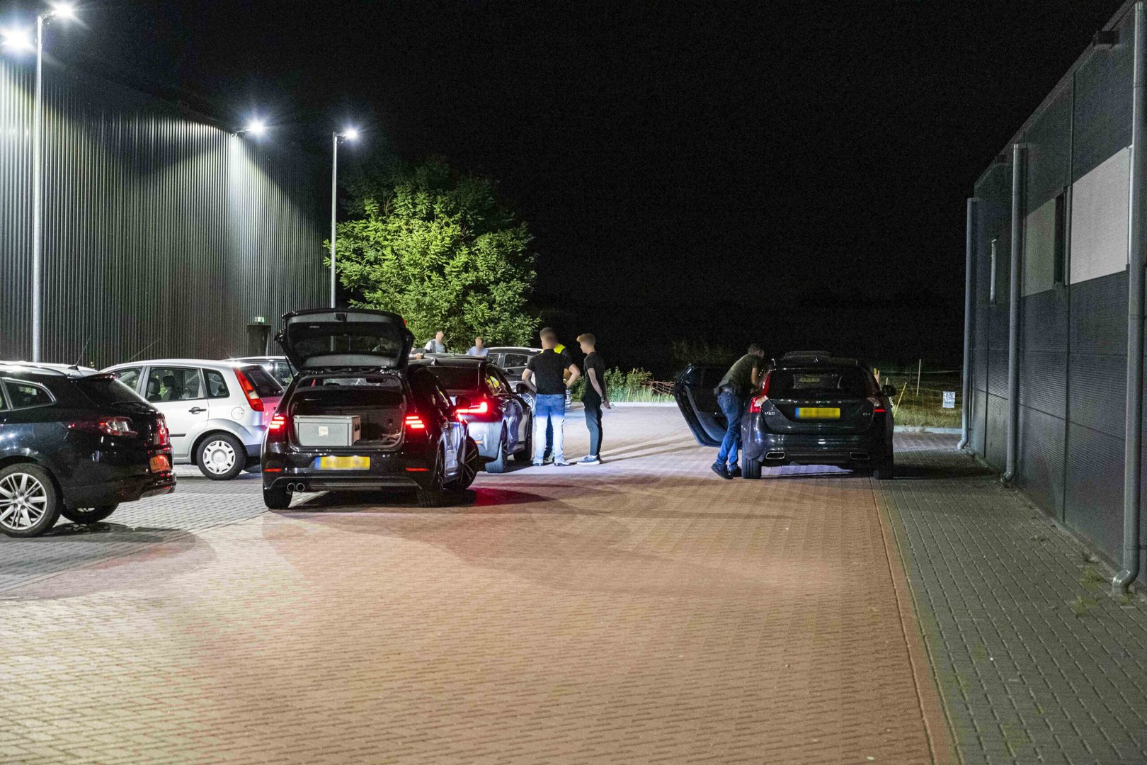 Twee jongemannen (18) aangehouden bij controle in Arnhem