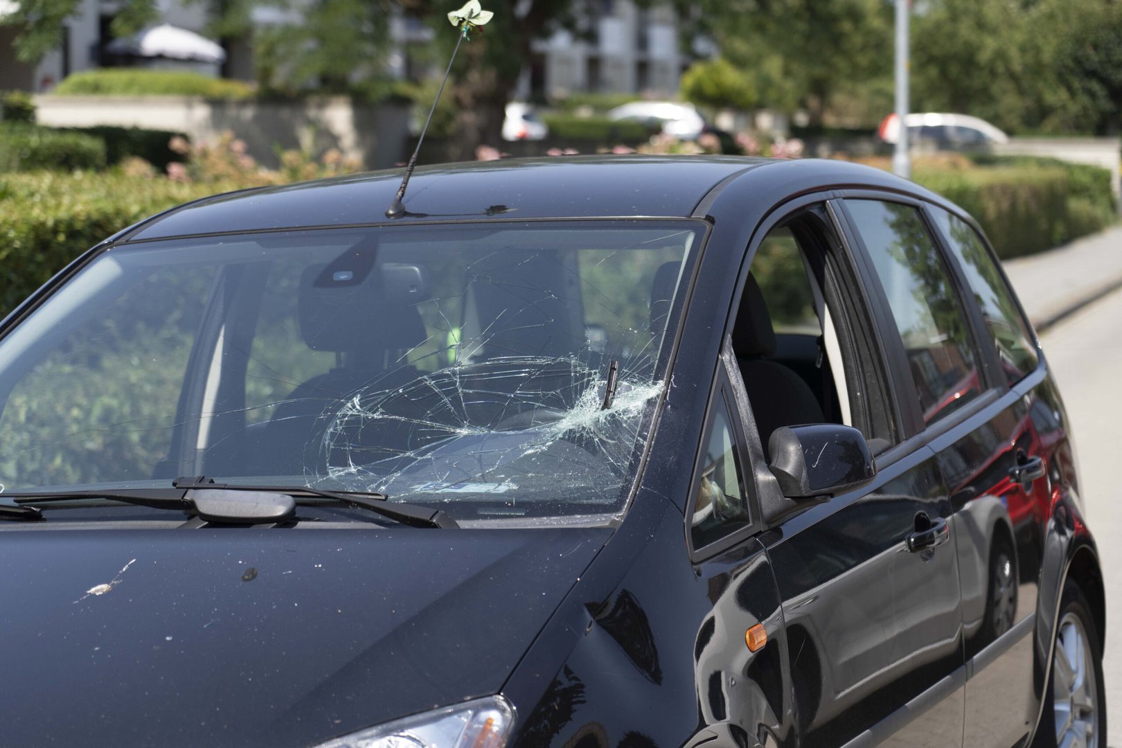 Fietsster geschept door automobilist in Doesburg