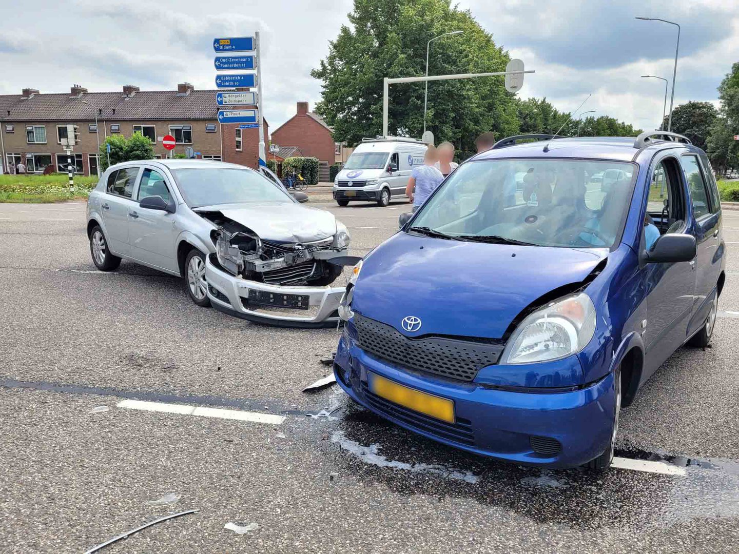 Veel schade na ongeval kruising in Zevenaar