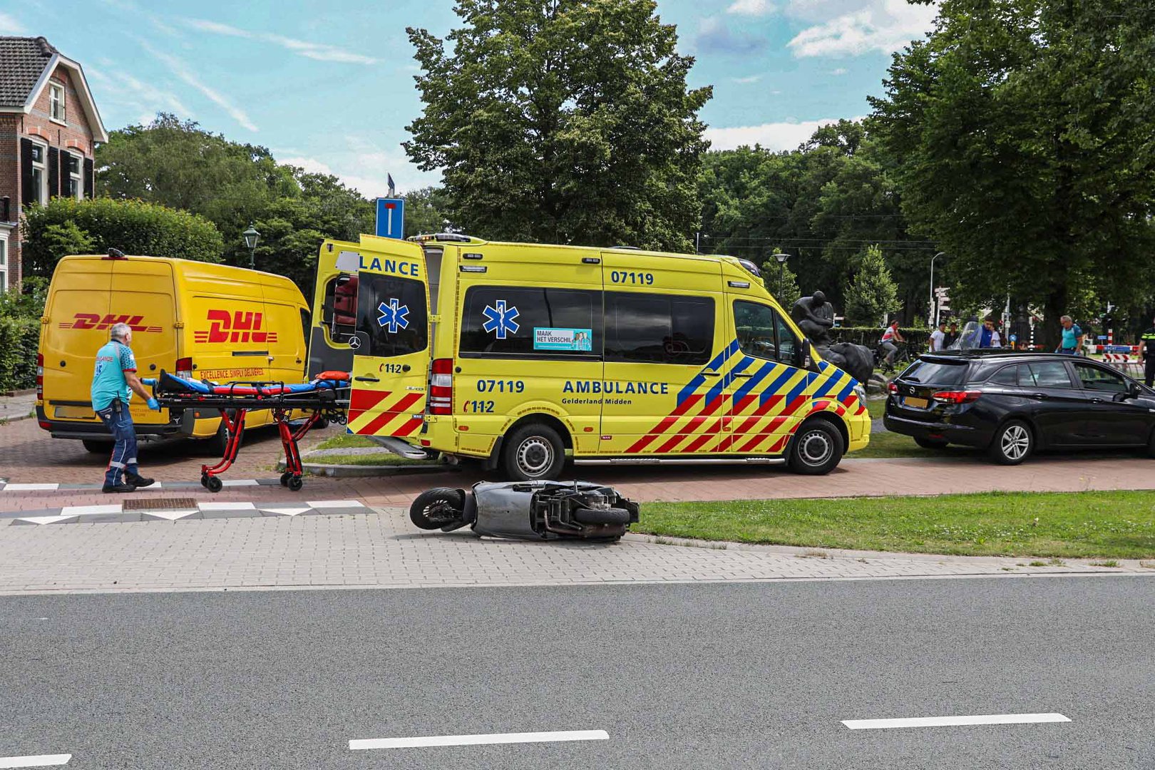 Scooterrijder raakt gewond bij ongeval met bestelbus