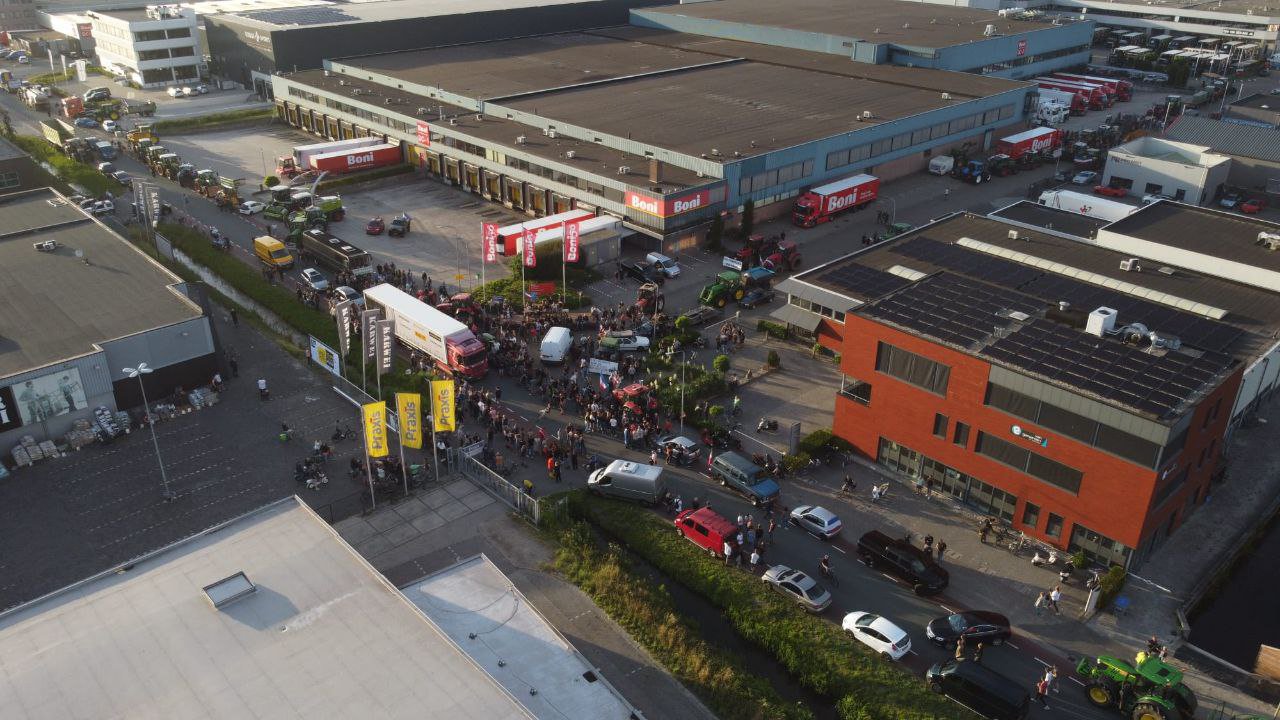 Politie grijpt vooralsnog niet in bij blokkades Oost-Nederland: “Vooral inzet op de-escalatie”