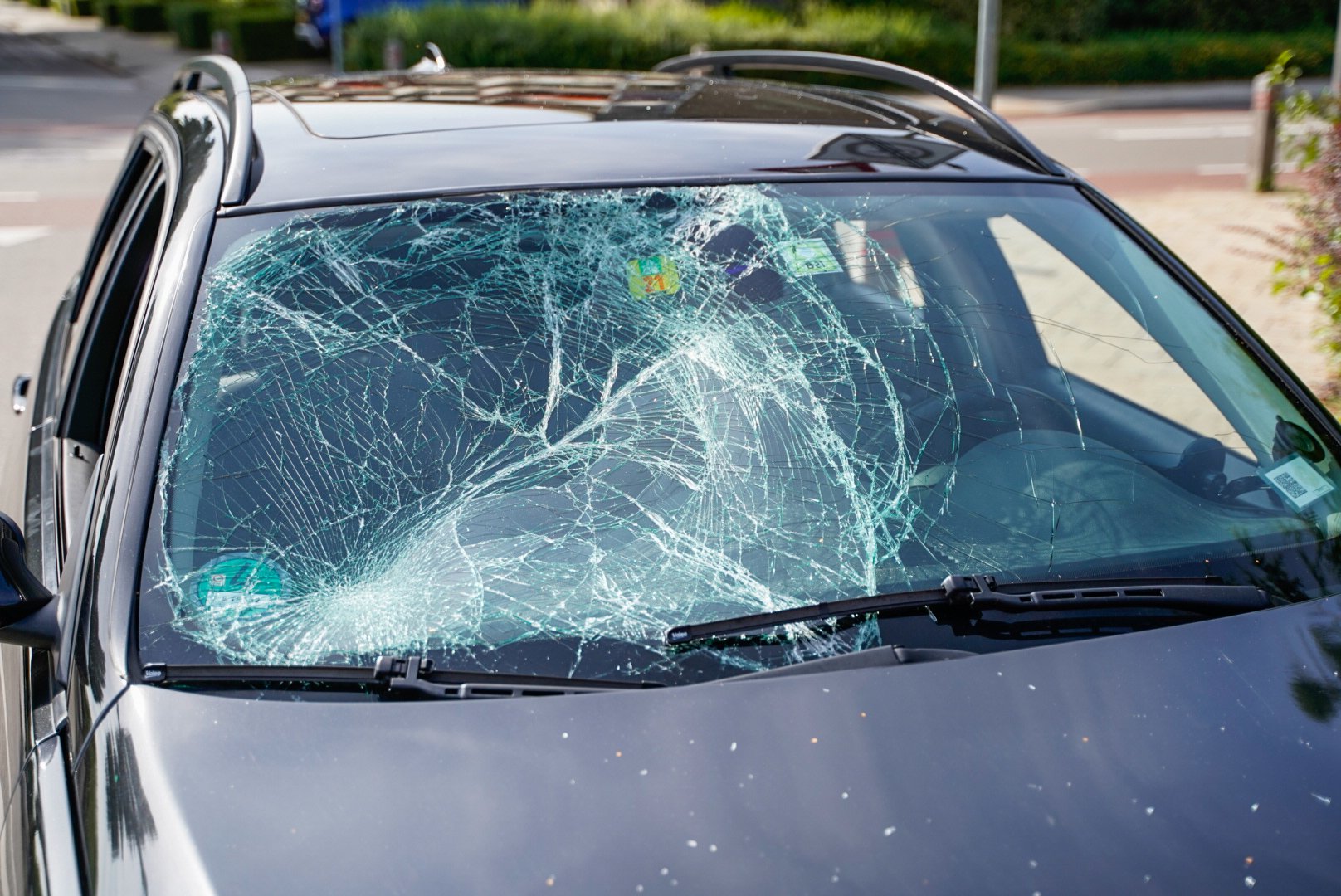 Fietser geschept door auto in Velp