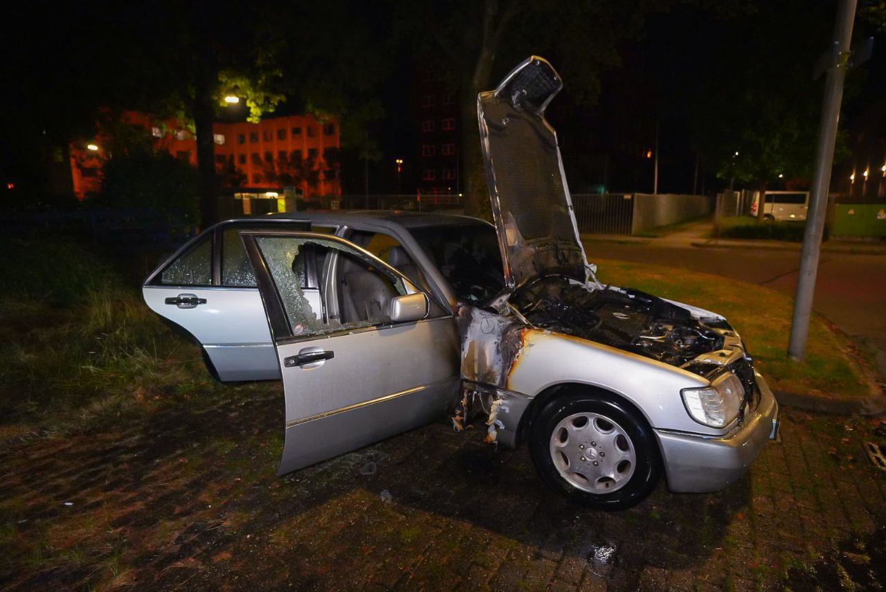 Autobrand in Arnhem mogelijk aangestoken