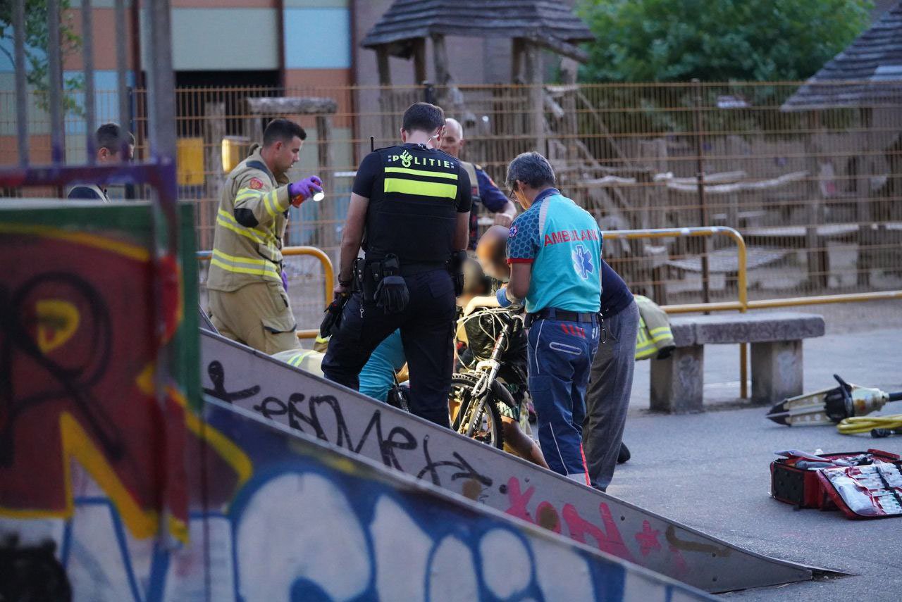Jongetje bekneld in fiets op skatebaan Arnhem