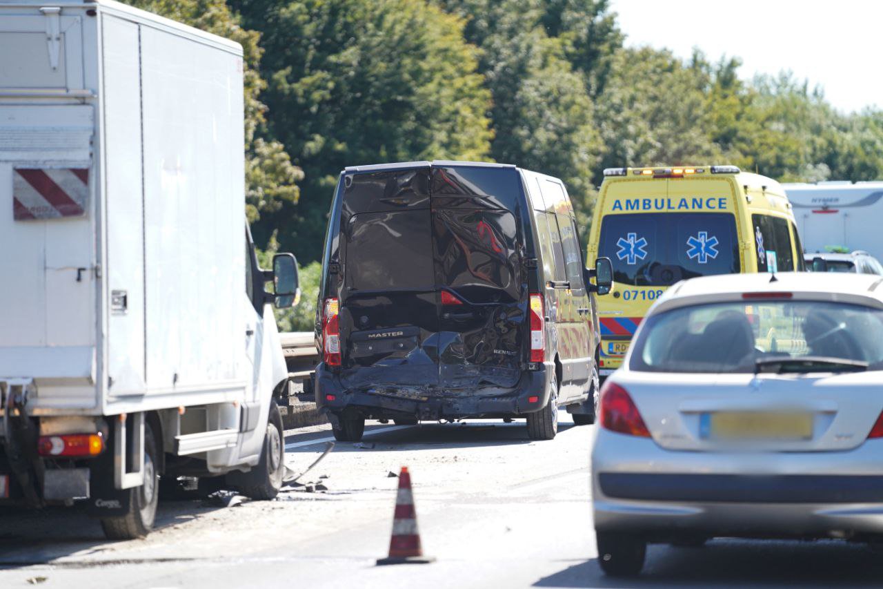 Lange file door ongeval op de A12 bij Zevenaar