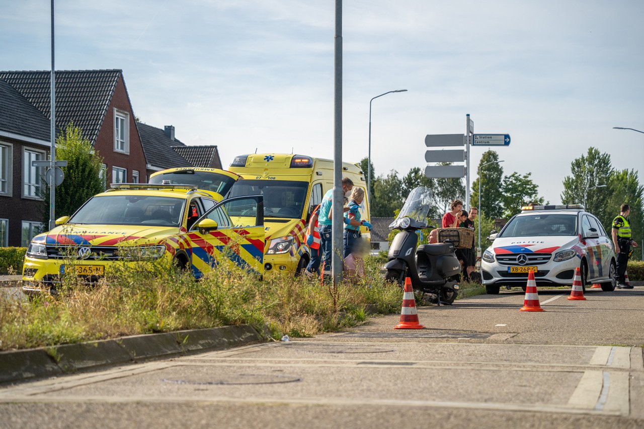 Opnieuw gaat het mis in onoverzichtelijke bocht Zevenaar