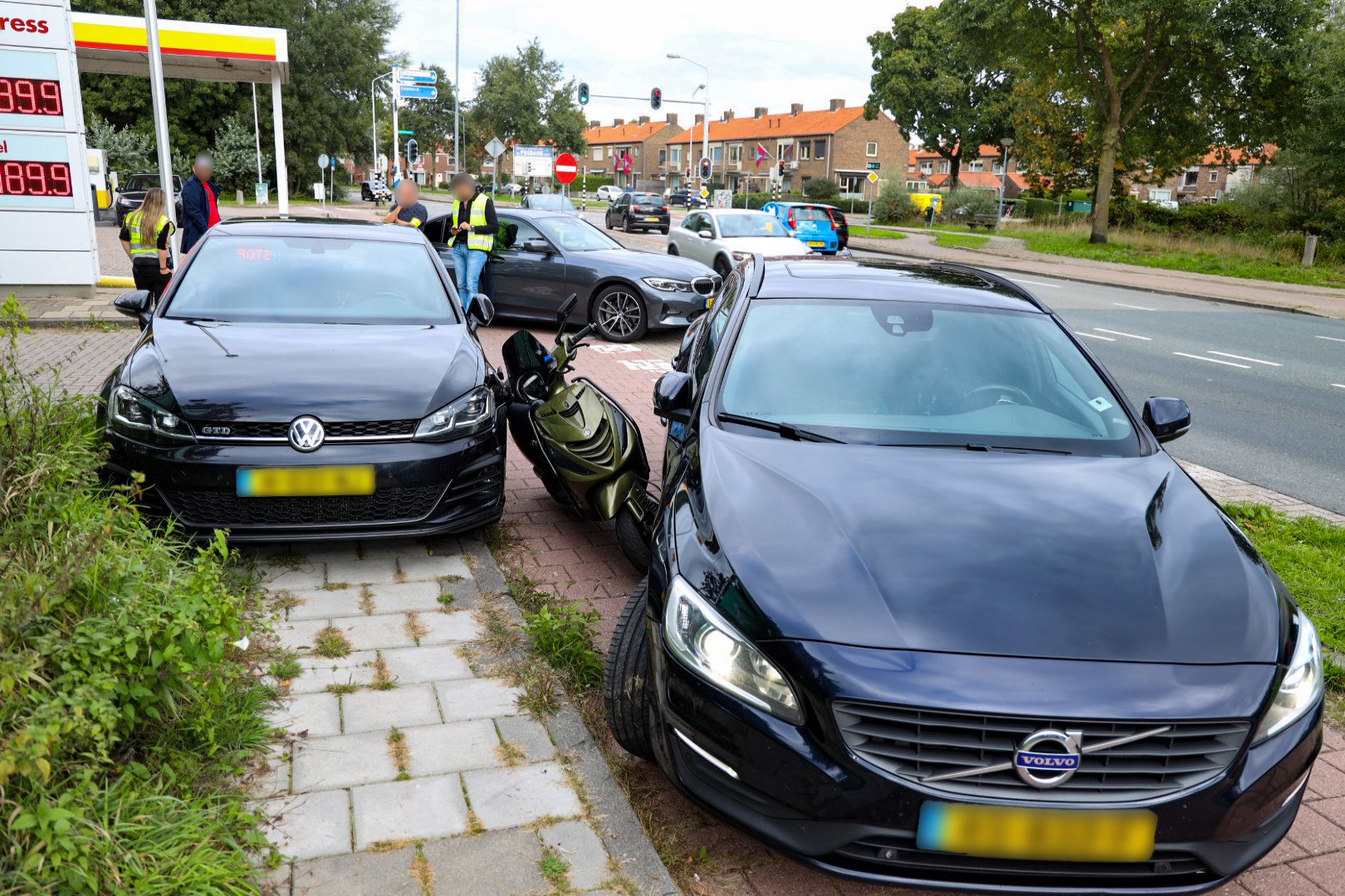 UPDATE: Scooterrijder klemgereden en aangehouden na achtervolging Velp