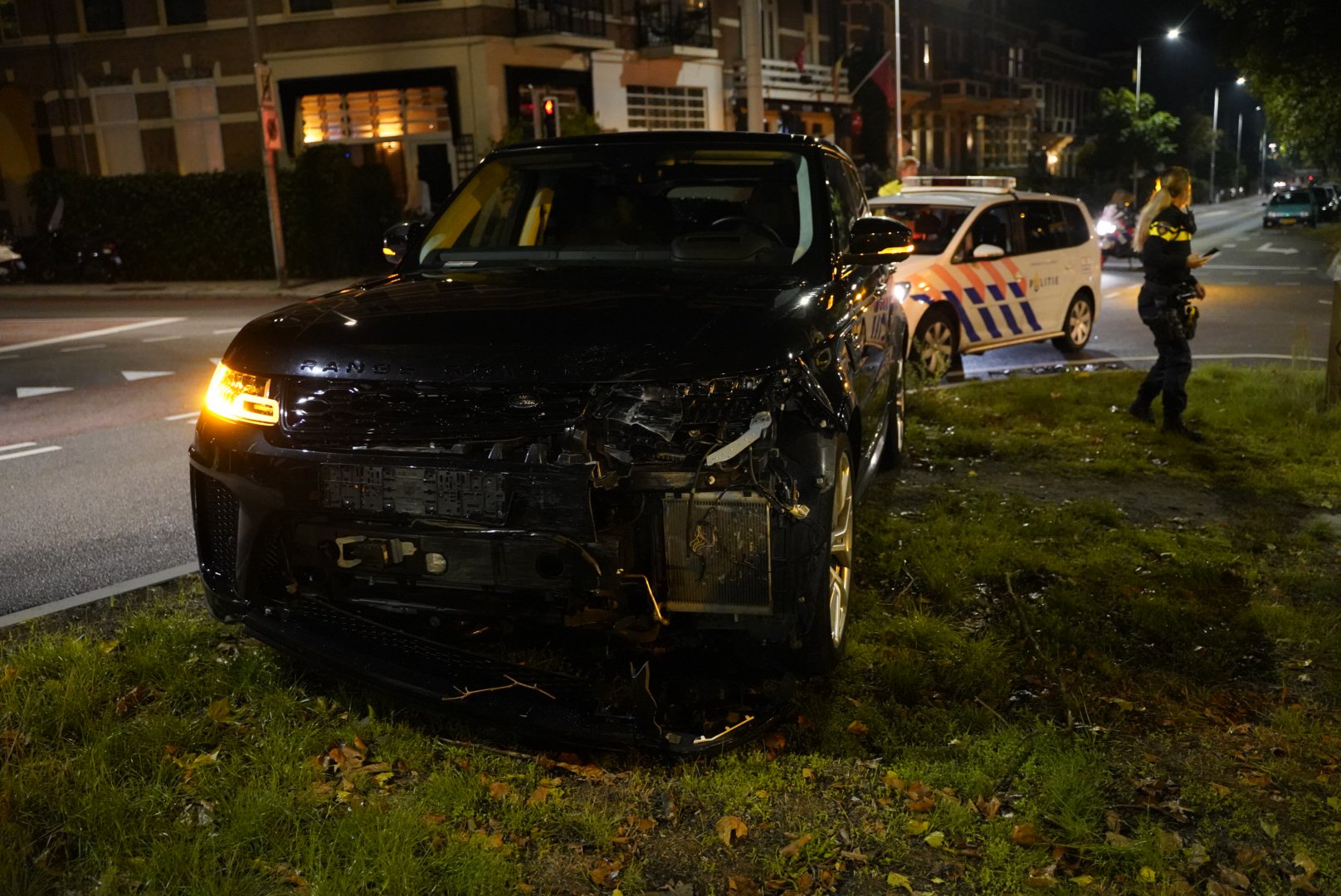 Veel schade bij ongeval nadat automobilist door rood rijdt